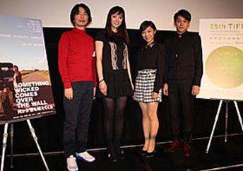 �u�������ǂ��z���Ă���v���䈥�A�̗l�q�u�������ǂ��z���Ă���v